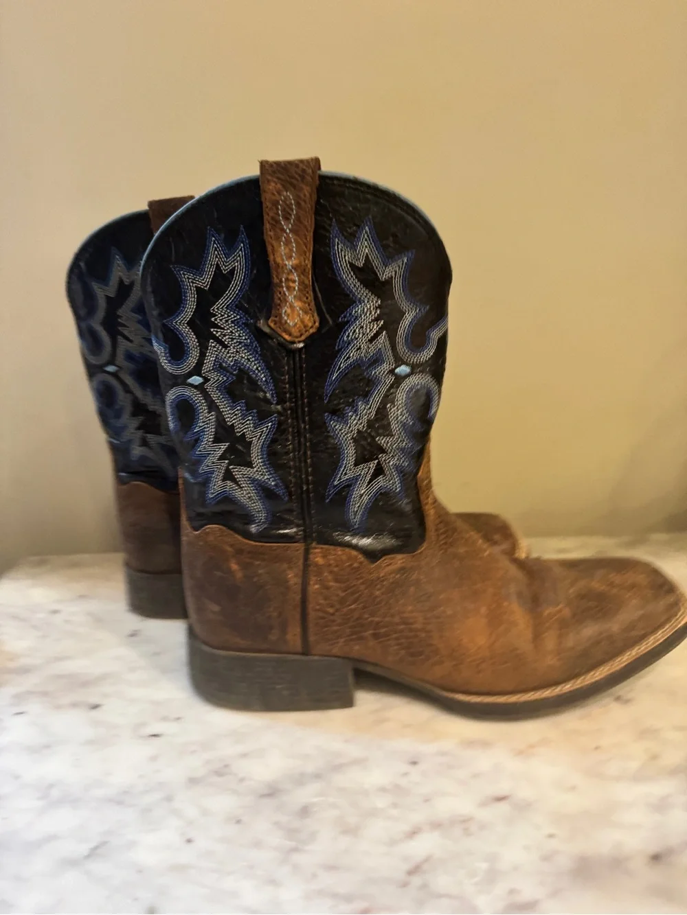 Boys Ariat Tombstone Square Toe Boots - Size 4